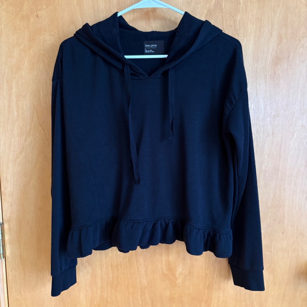Free Press Ruffle Hem Hoodie Womens Small Black Cropped Fleece Pullover